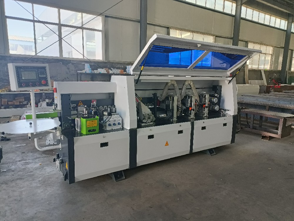 Complete Guide to Operating an Edge Banding Machine